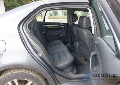 2006 Volkswagen Jetta Tdi z USA, uszkodzony, nr VIN 3VWST71K96M830214